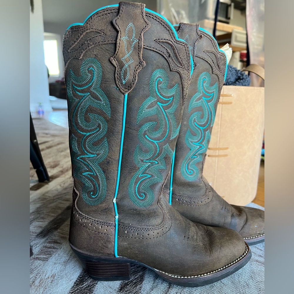 Justin boots square toe size 6.5 with turquoise stitching